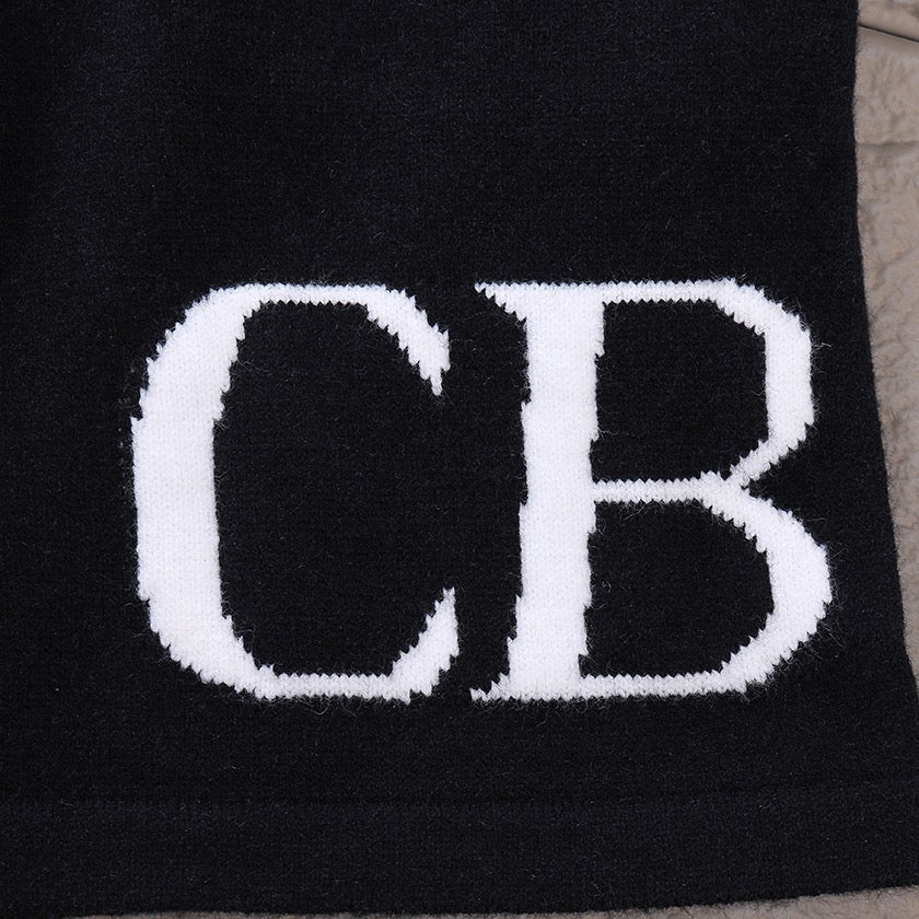 Gearrchosáin "CB" Dubh