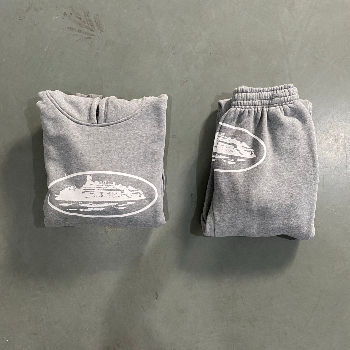 Trenirka "Alcatraz" siva